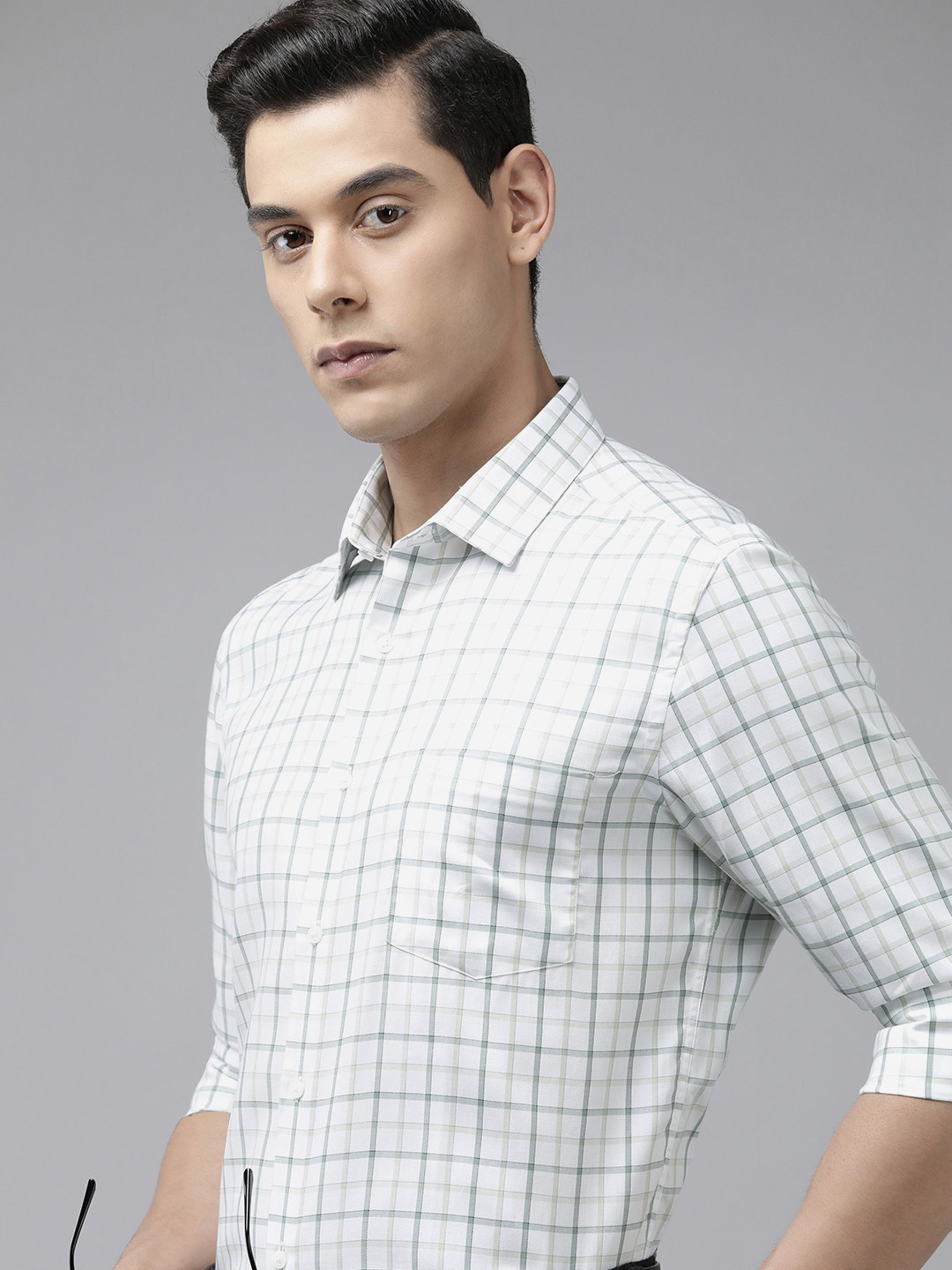 Arrow Men White & Grey Manhattan Slim Fit Checked Pure Cotton Formal Shirt