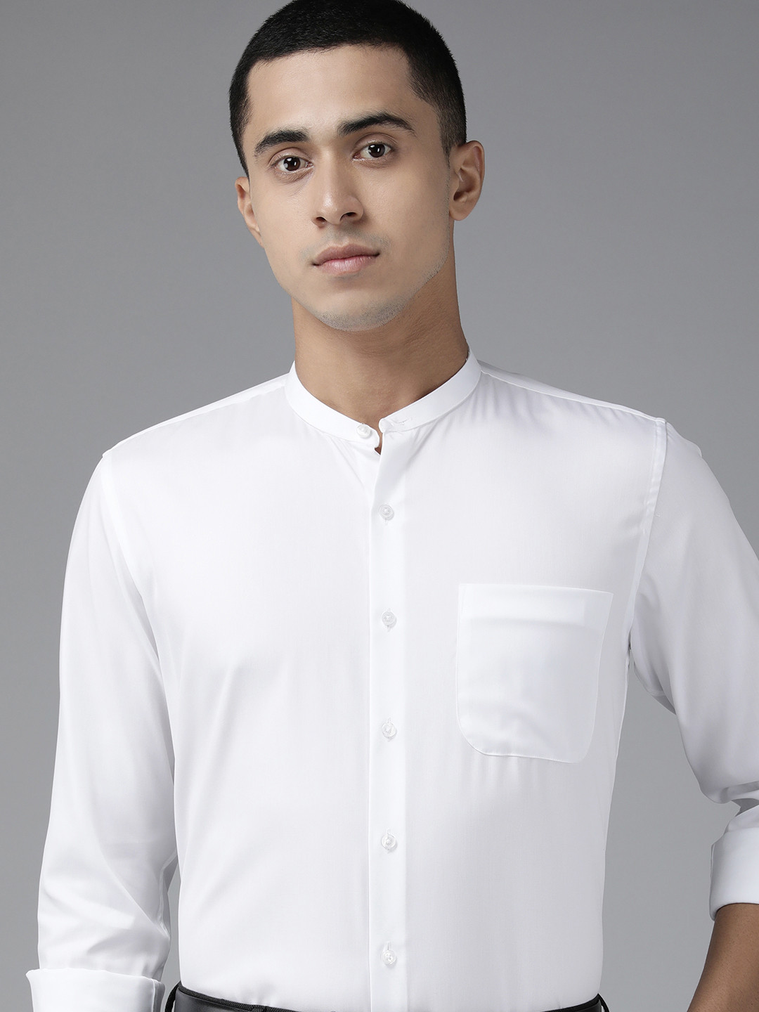 Van Heusen Men White Solid Slim Fit Mandarian Collar Casual Shirt