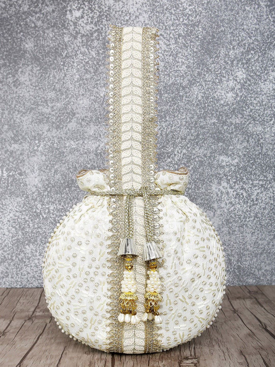 Peora Women White Clutches