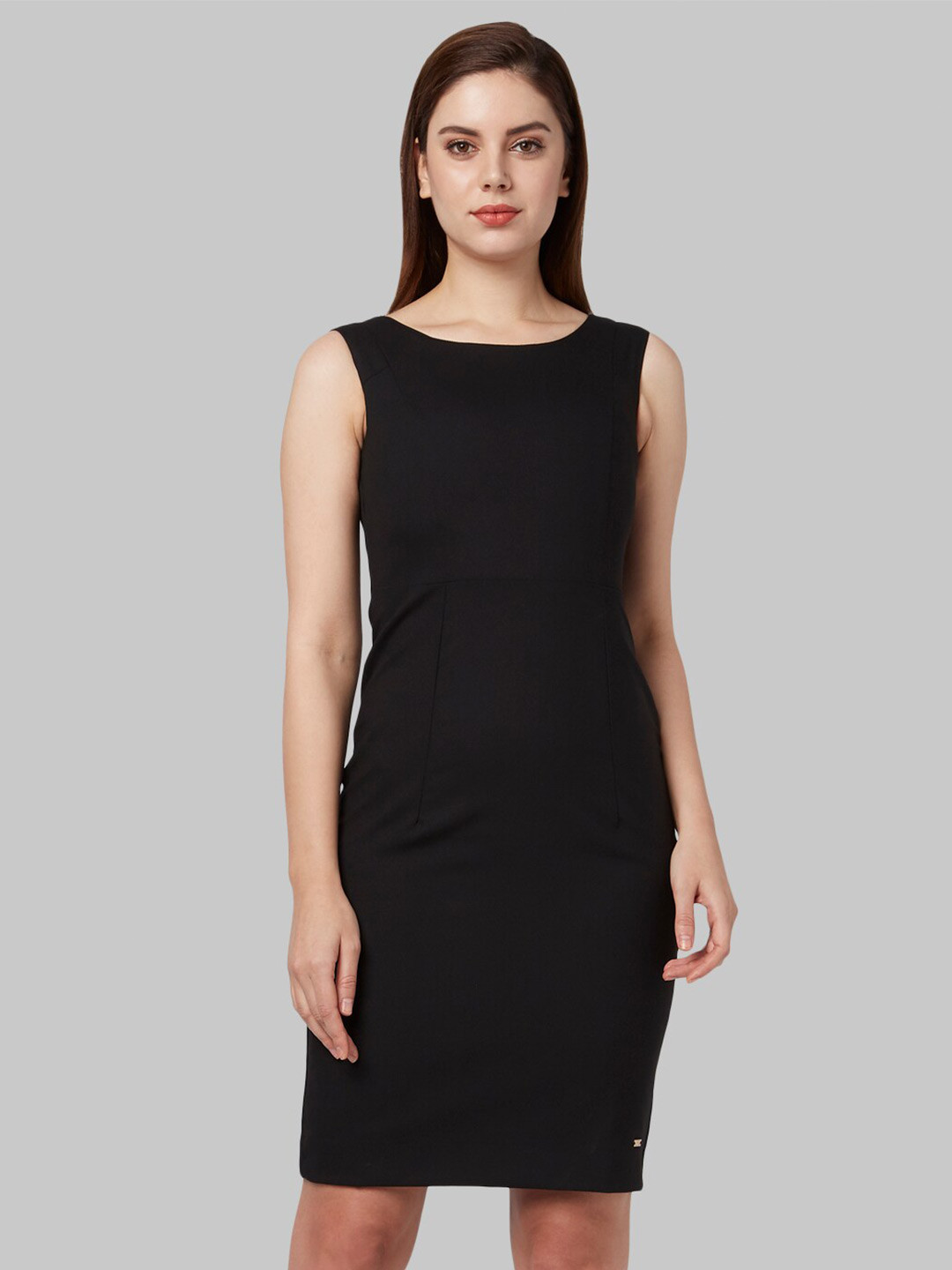 Park Avenue Black Woman Sheath Dress