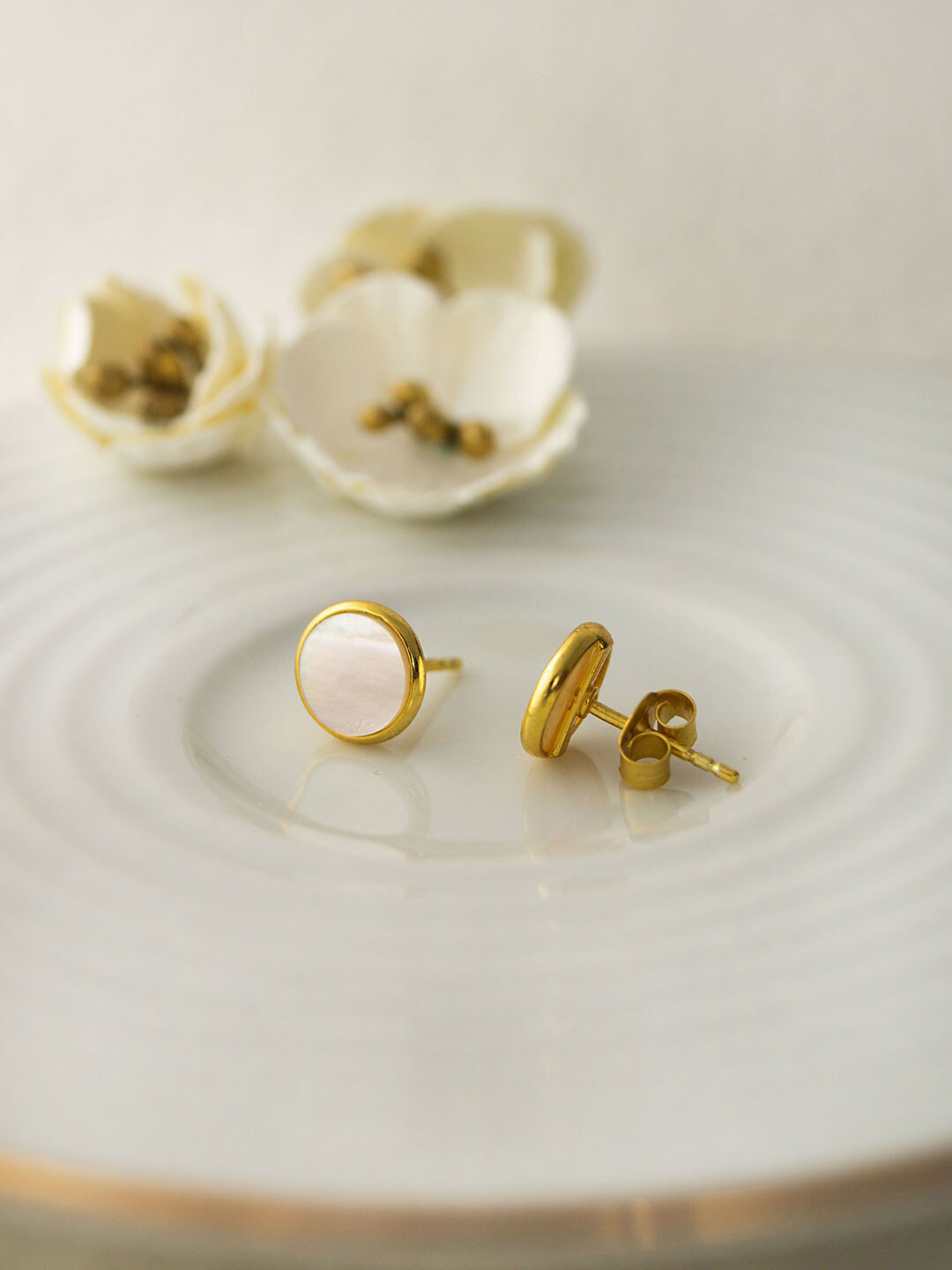 MANNASH Gold-Toned & White Mother Of Pearl Stud Earrings