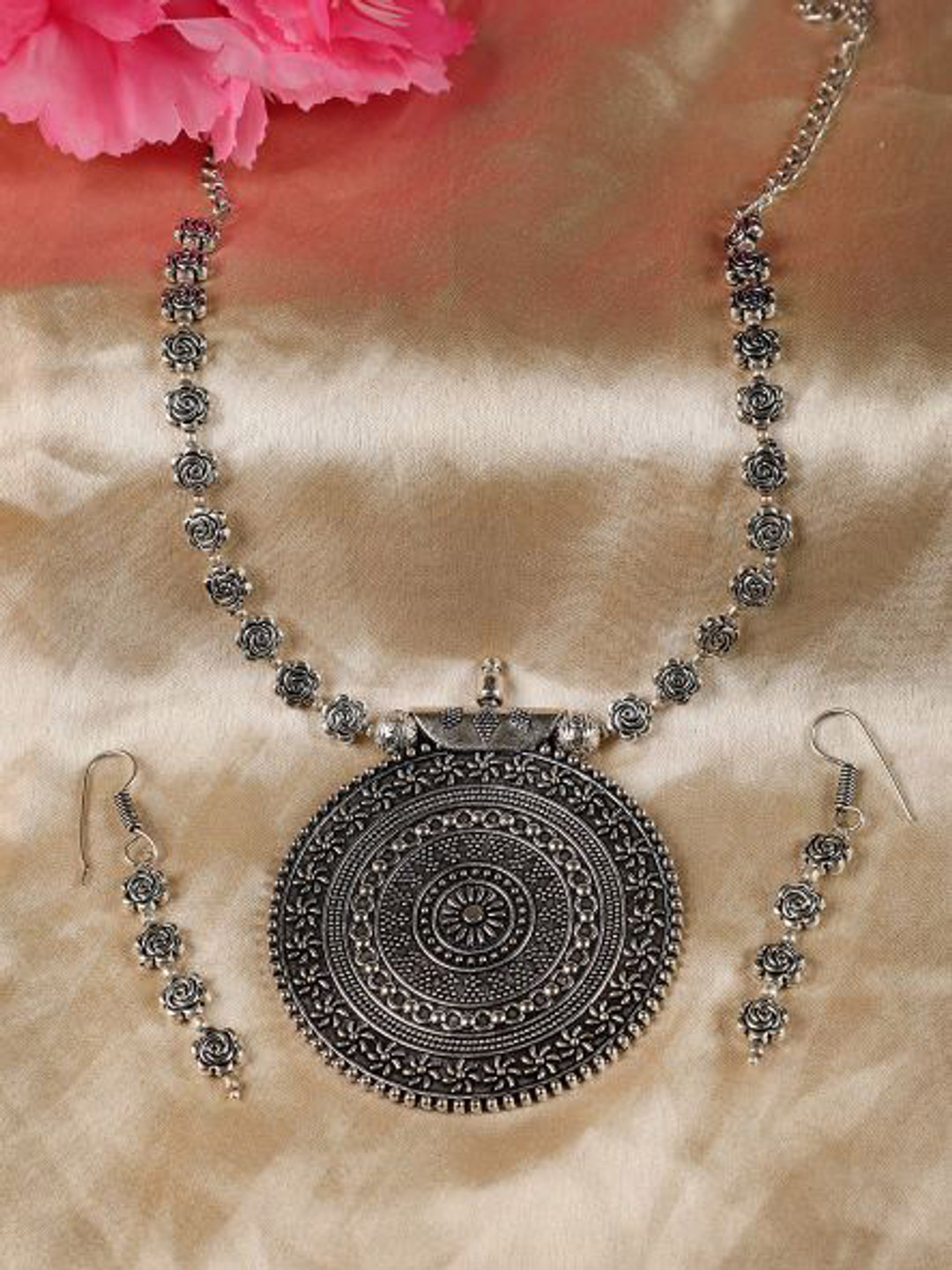 Jazz and Sizzle Silver-toned Handcrafted Classic Design Floral Pattern Jewellery Set