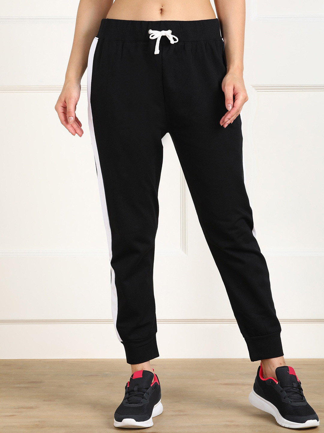 SHARKTRIBE Women Black Solid Cotton Joggers