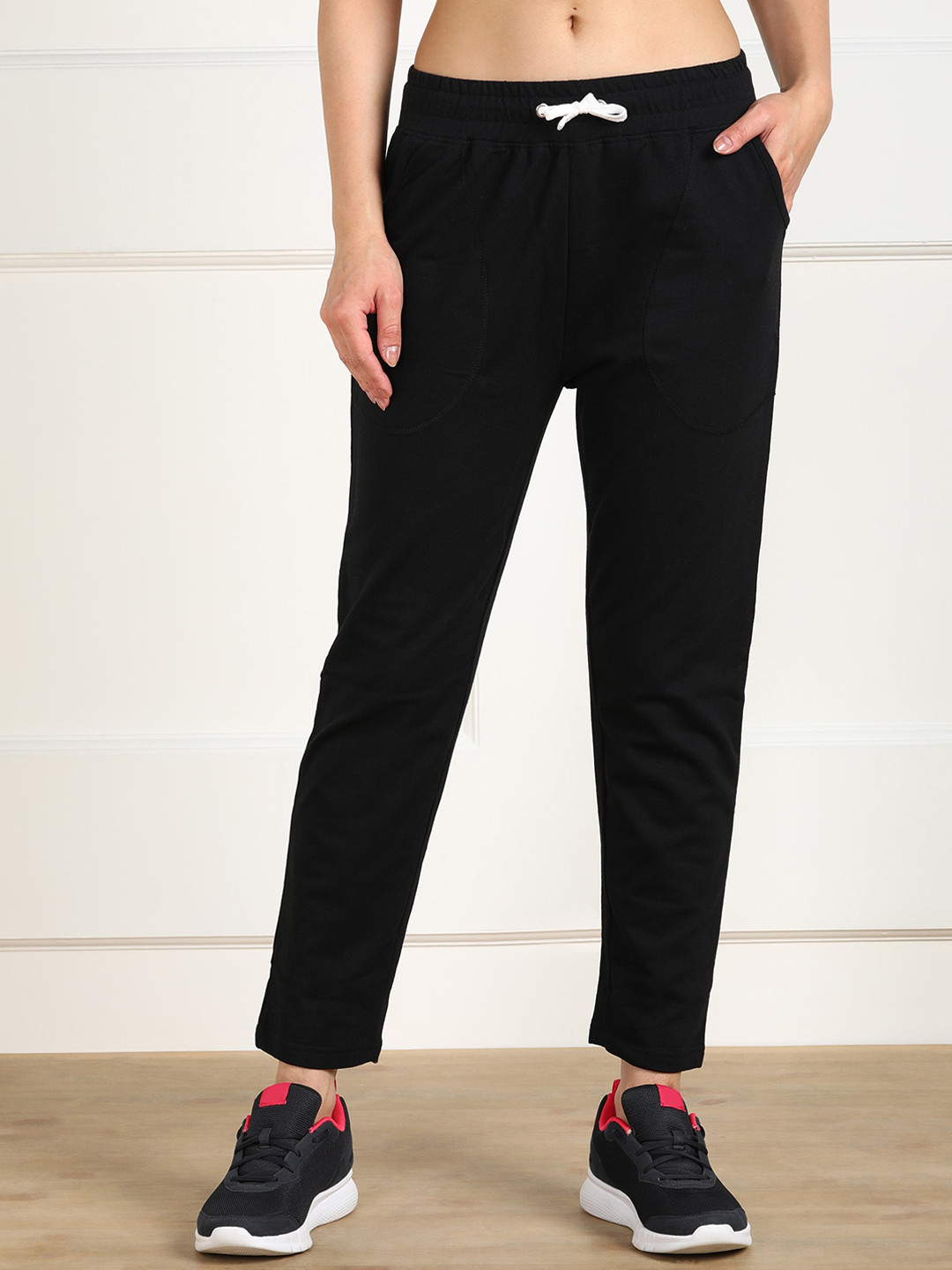 SHARKTRIBE Women Black  Solid Cotton Track Pant