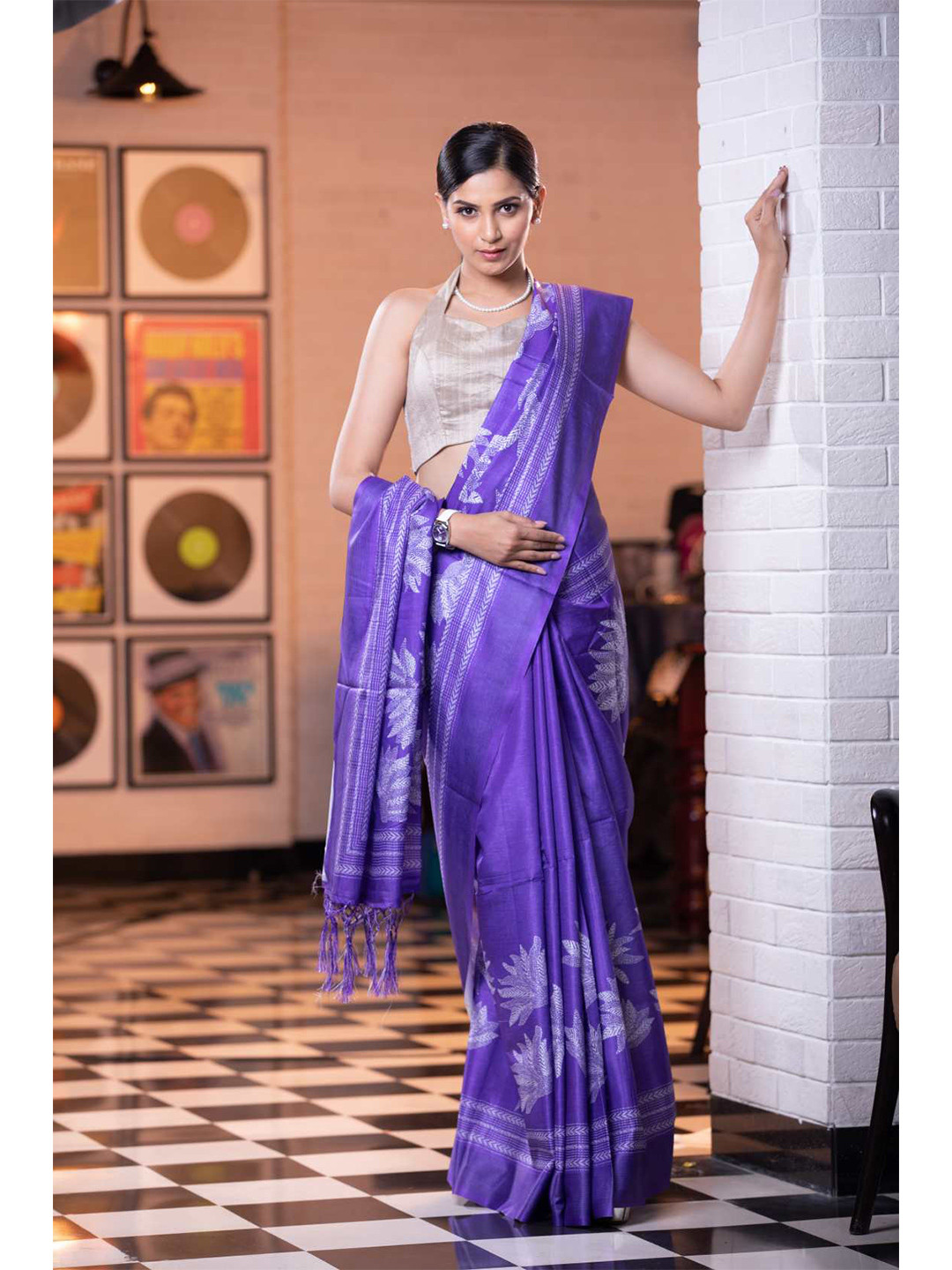 KARAGIRI Purple & White Floral Silk Blend Saree