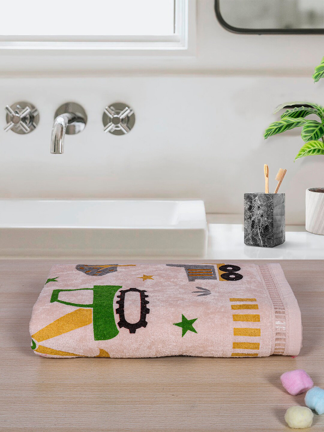 RANGOLI Kids Beige & Green Printed 380 GSM Pure Cotton Bath Towel