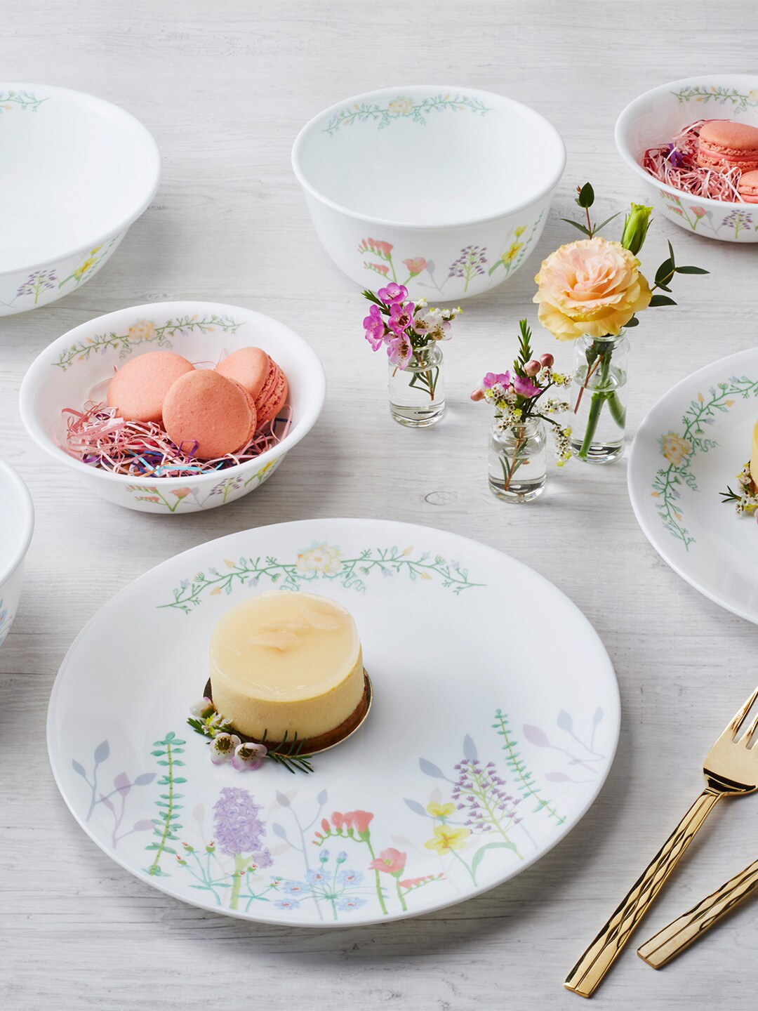 Corelle Set of 6 Dishwasher And Microwave Safe White & Green Floral Printed Glossy Plates