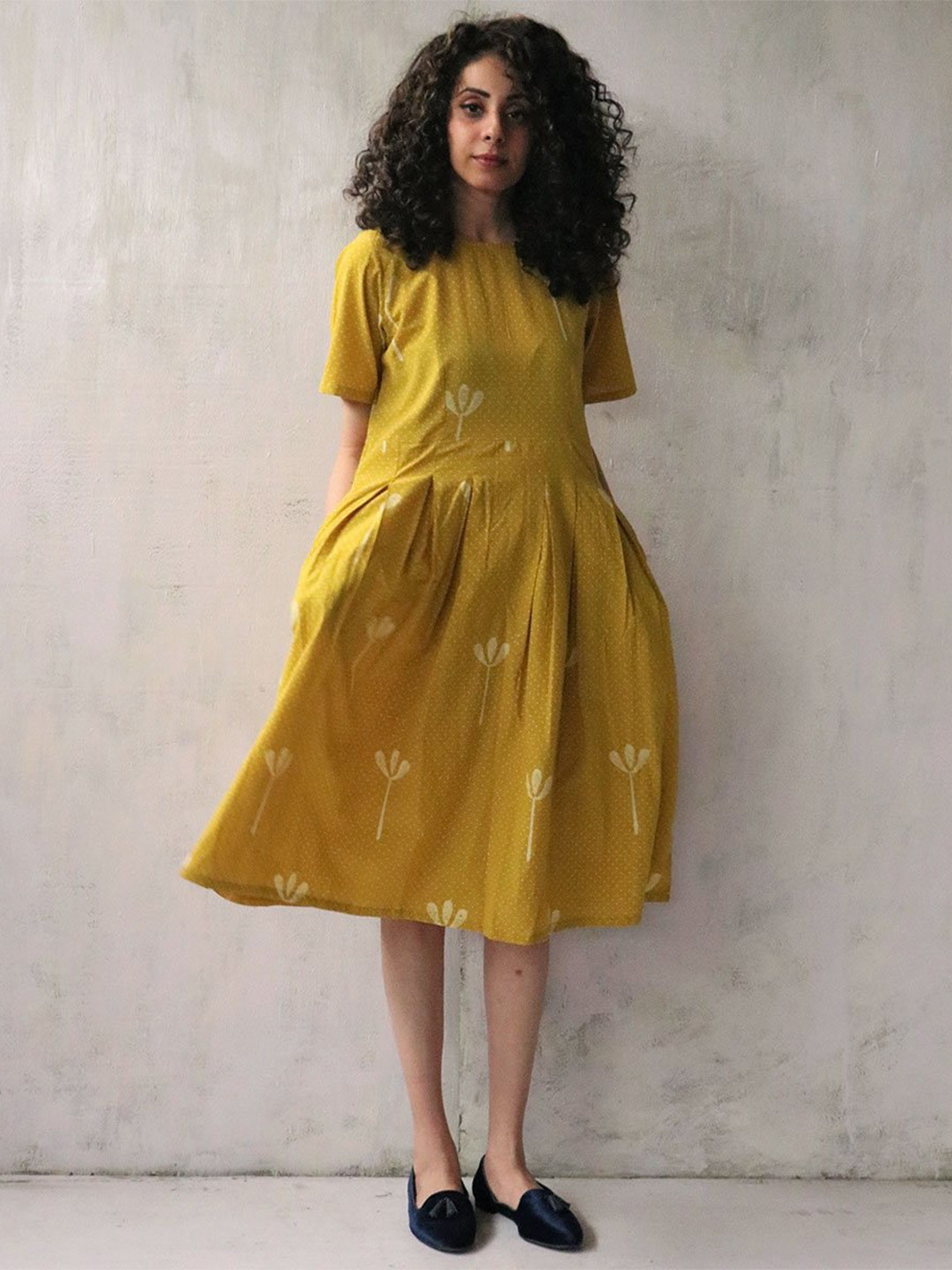 Chidiyaa Women Yellow Cotton Short Sleeves Floral Dress