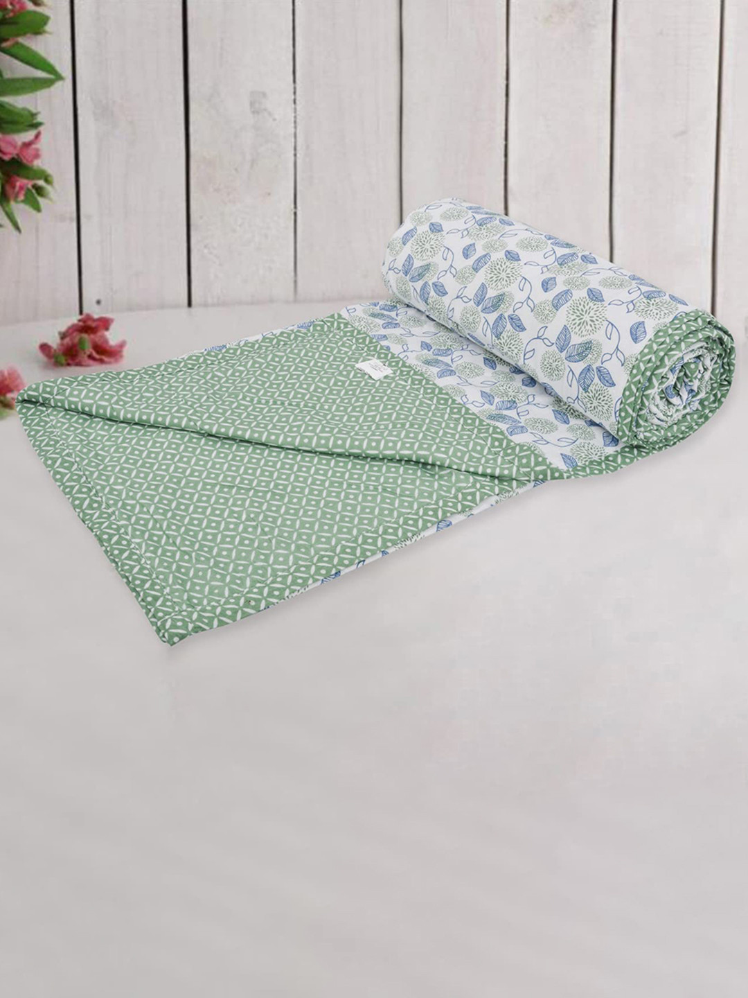 Trance home Linen Spring Green Leaves 210 GSM Pure Cotton Reversible Double Bed Size Dohar
