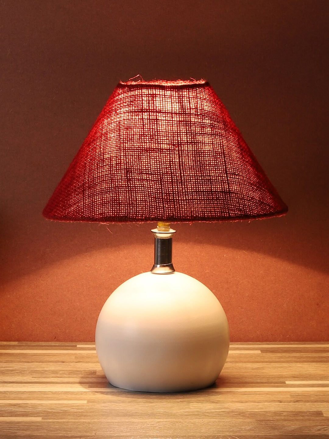 foziq White & Maroon Solid Metal Table Lamps With Shade