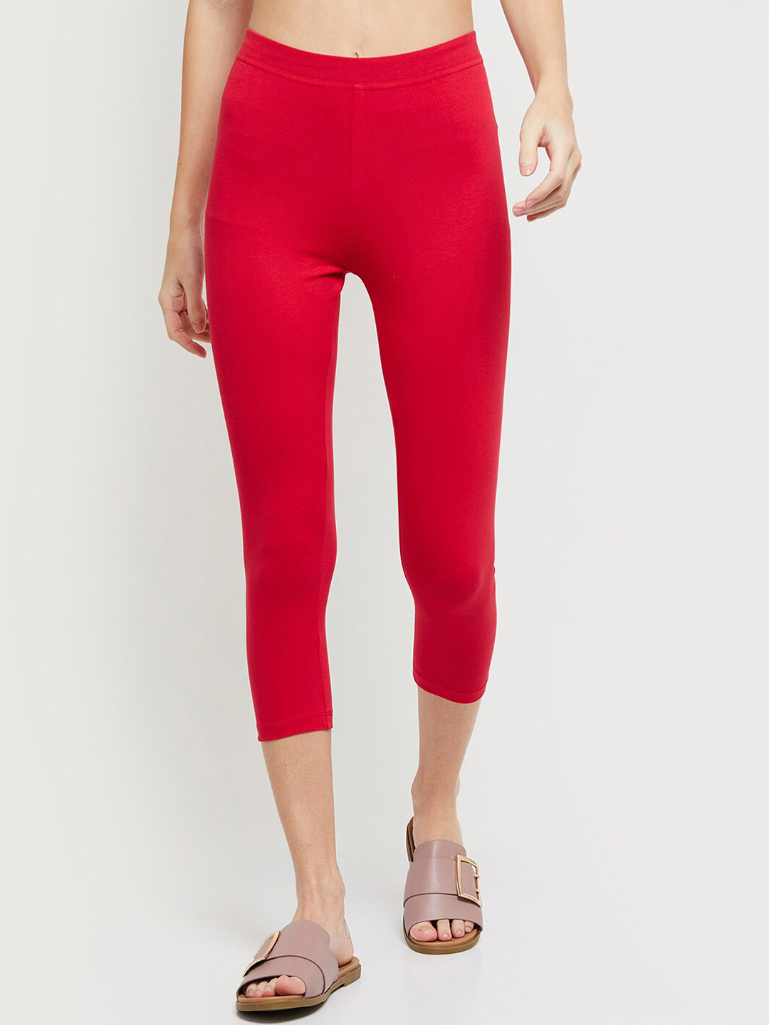 max Women Fuchsia Red Solid Three-Quarter Length Leggings