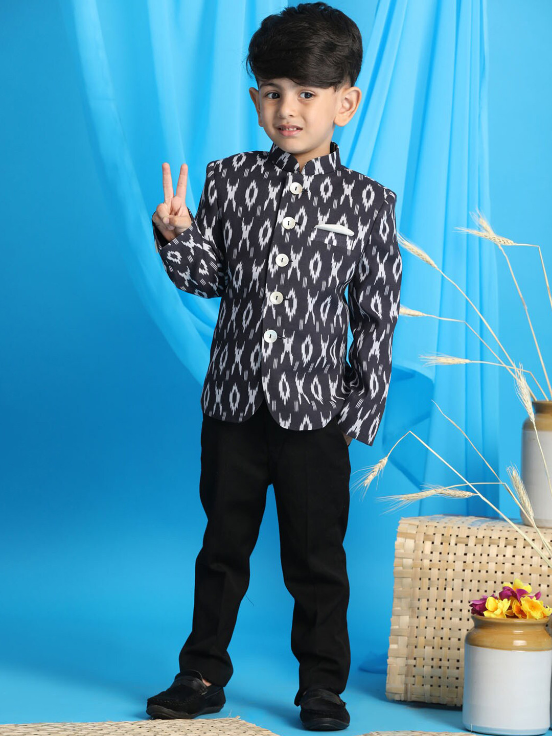VASTRAMAY Boys Black & White Printed Slim-Fit Jodhpuri Blazers