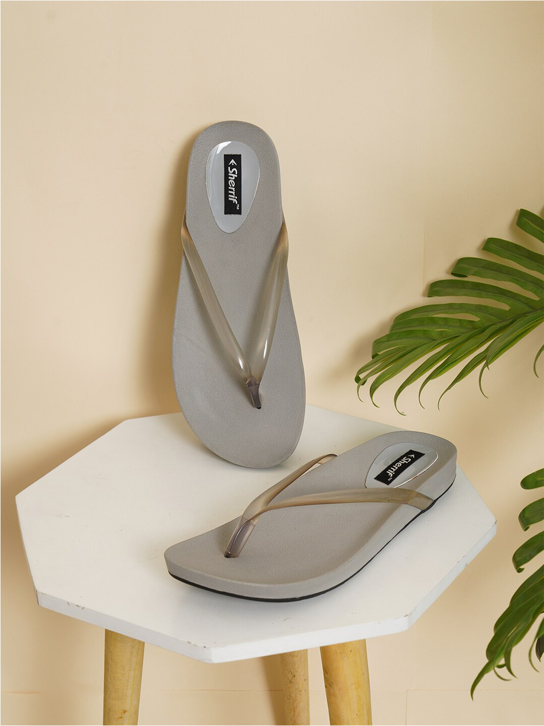 Sherrif Shoes Women Grey & Beige Thong Flip-Flops