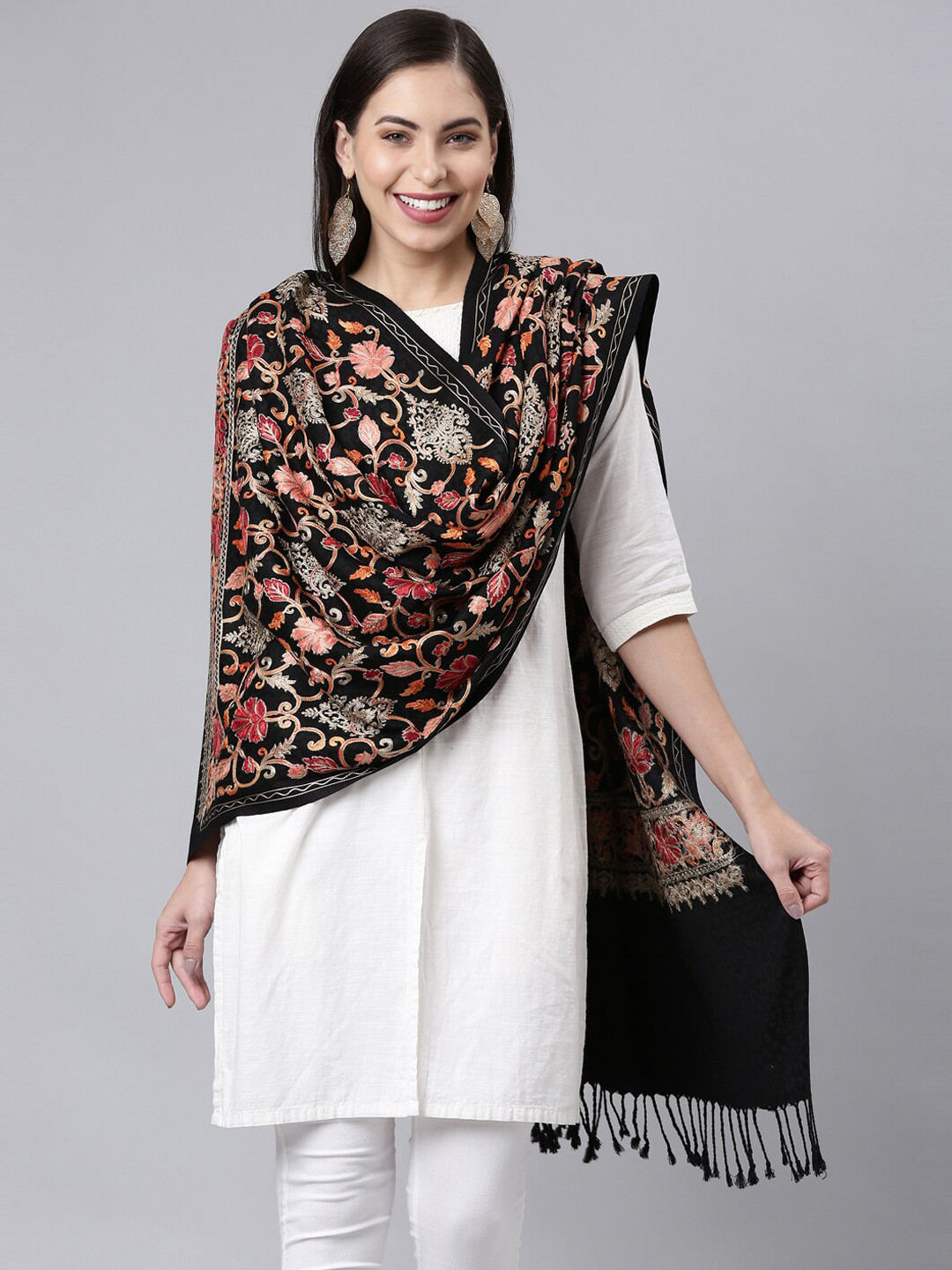 Pashmoda Women Black Embroidered Shawl