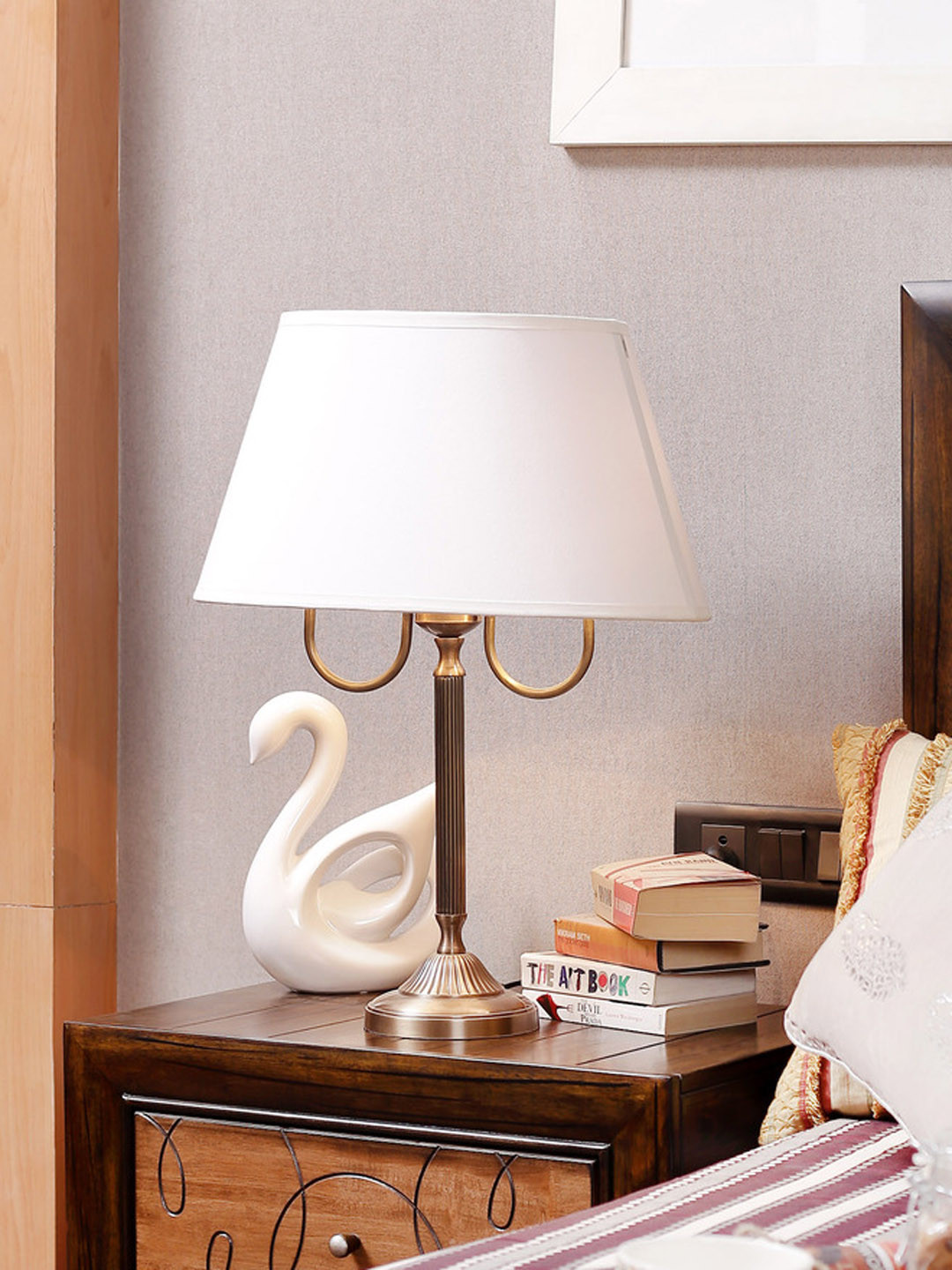 THE LIGHT STORE Antique Gold-Toned & White Solid Contemporary Table Lamp with Shade
