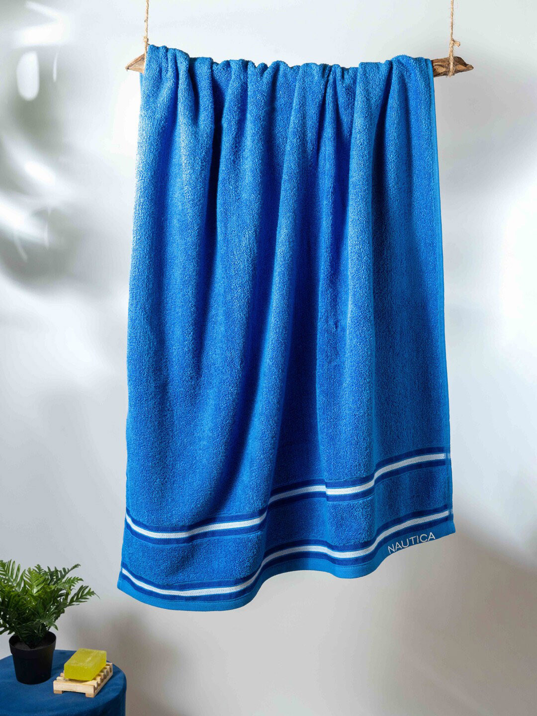 Nautica Blue Solid 500 GSM Pure Cotton Bath Towels