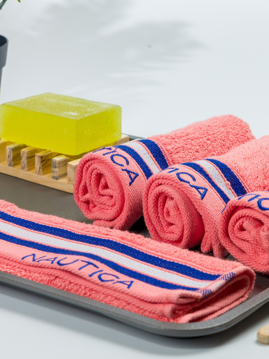 Nautica Set Of 4 Coral Solid Pure Cotton 500 GSM Face Towels