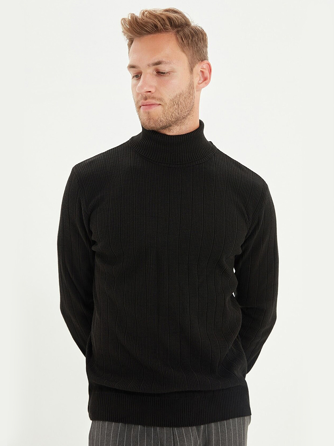 Trendyol Men Black Solid Sweater
