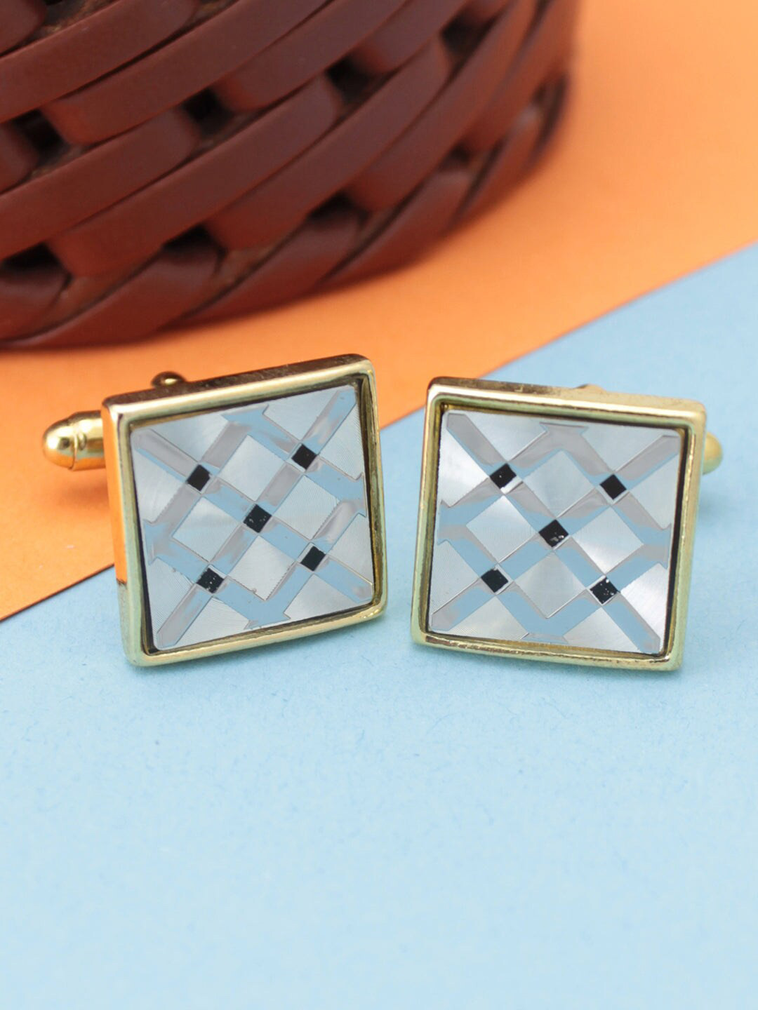 Kavove Men Silver-Toned & Gold-Toned The Check & Mate Cufflink