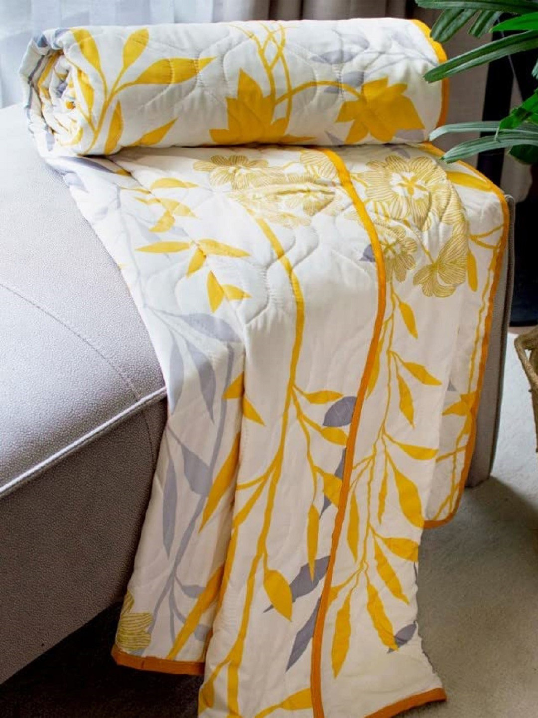 URBAN SPACE Yellow & White Floral AC Room Single Bed Blanket