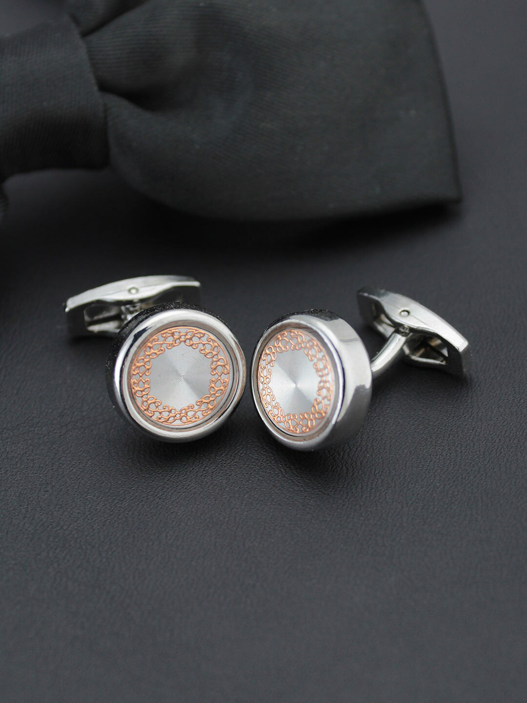 Kavove Men Silver-Toned & Gold-Toned The Prodigy Circle Cufflink