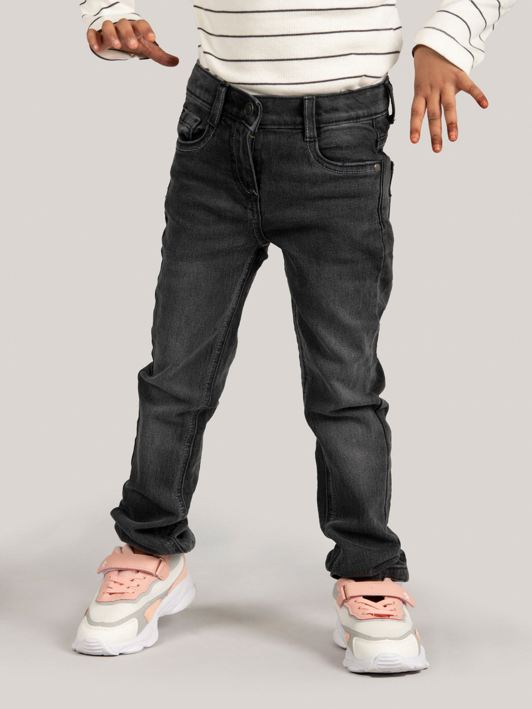 Zalio Girls Grey Low Distress Light Fade Stretchable Denim Jeans