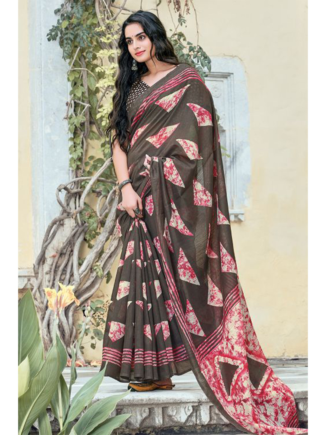 KARAGIRI Women Brown & Red Cotton Saree