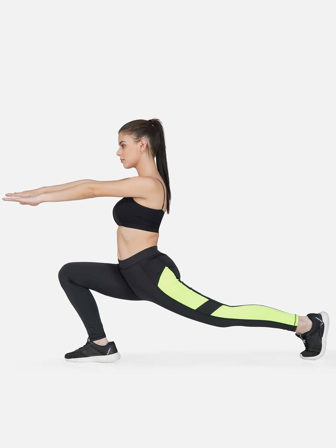 IMPERATIVE Women Black & Green Striped Slim fit Tights