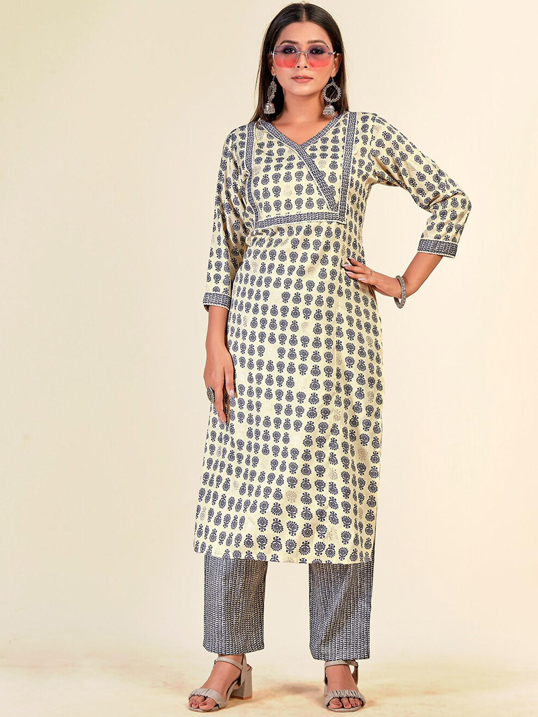 NH KAPDEWALA Women Cream-Coloured Printed Kurta with Trousers