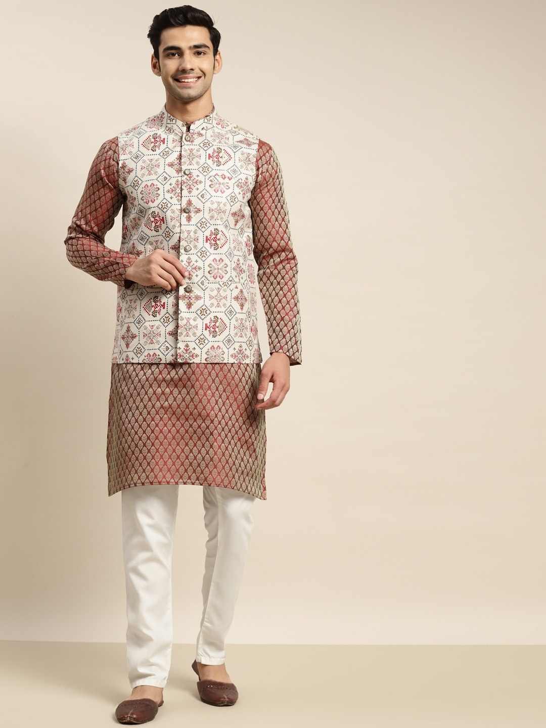 SOJANYA Men Maroon Ethnic Motifs Woven Design Kurta & Trousers With a Nehru Jacket