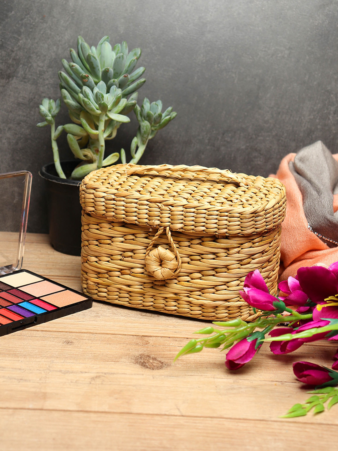 HABERE INDIA Beige Textured Seagrass Storage Basket