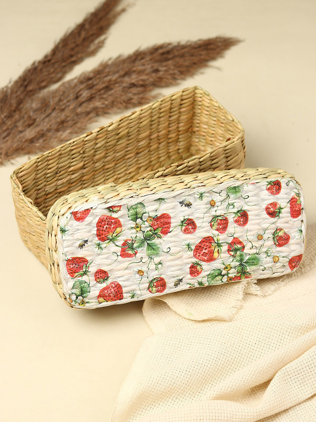 HABERE INDIA Beige & White Printed Seagrass Storage Basket