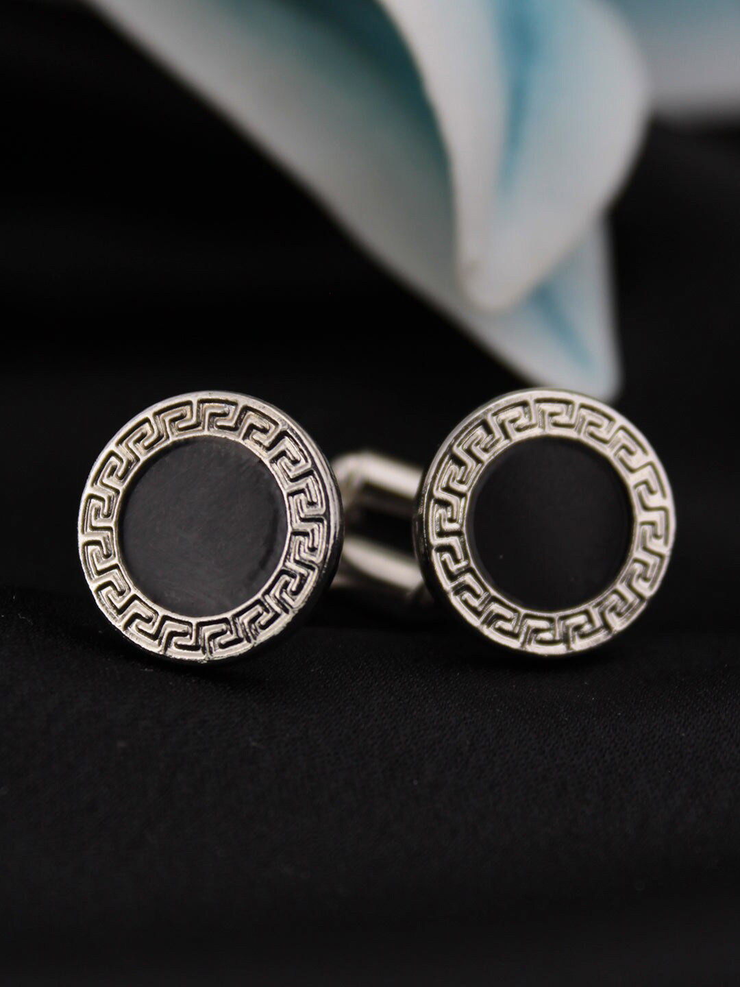 Kavove Men Black & Silver-Toned The Bridgeway Door Cufflink