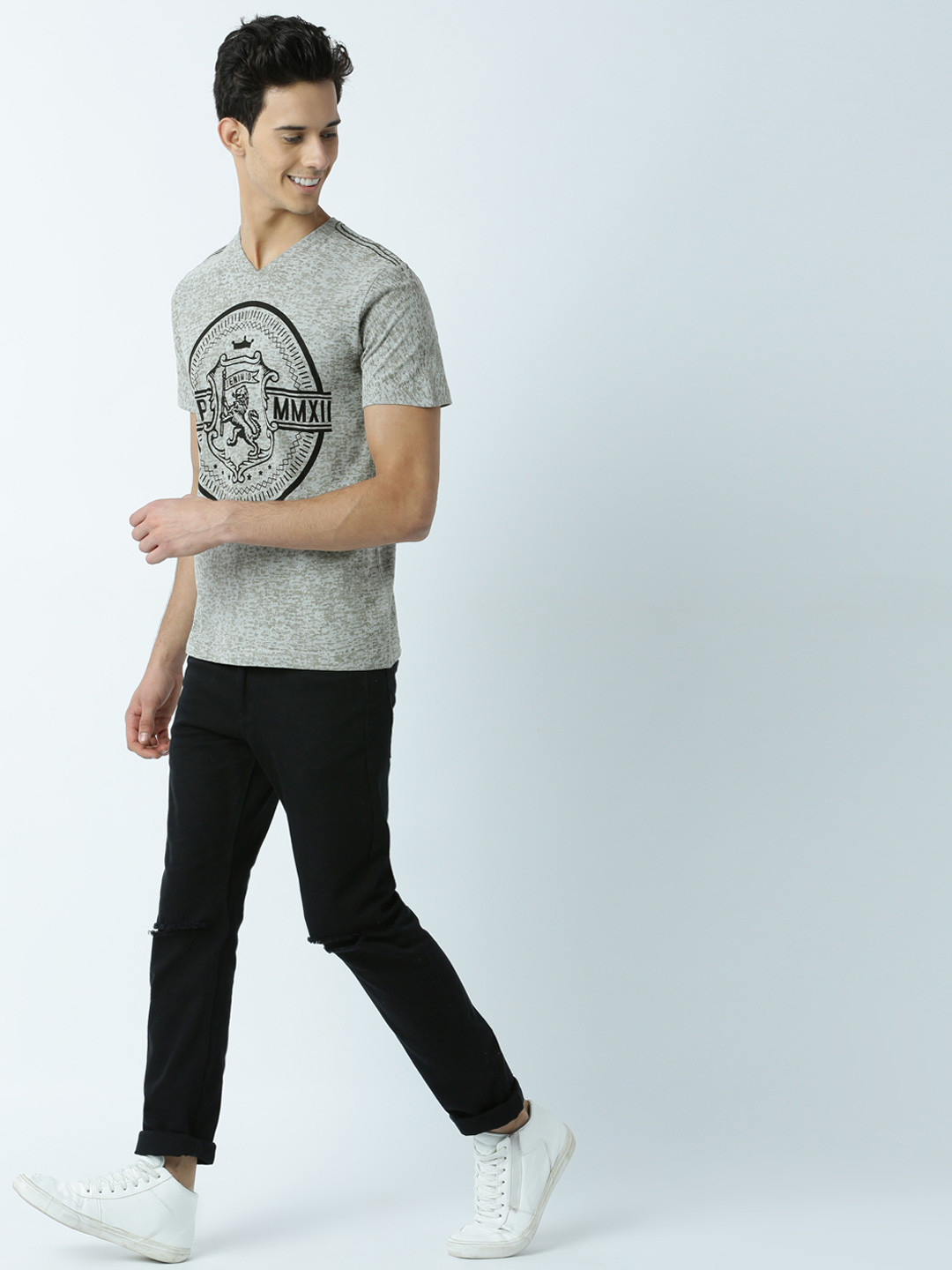 Huetrap Men Grey Melange Printed V-Neck T-shirt