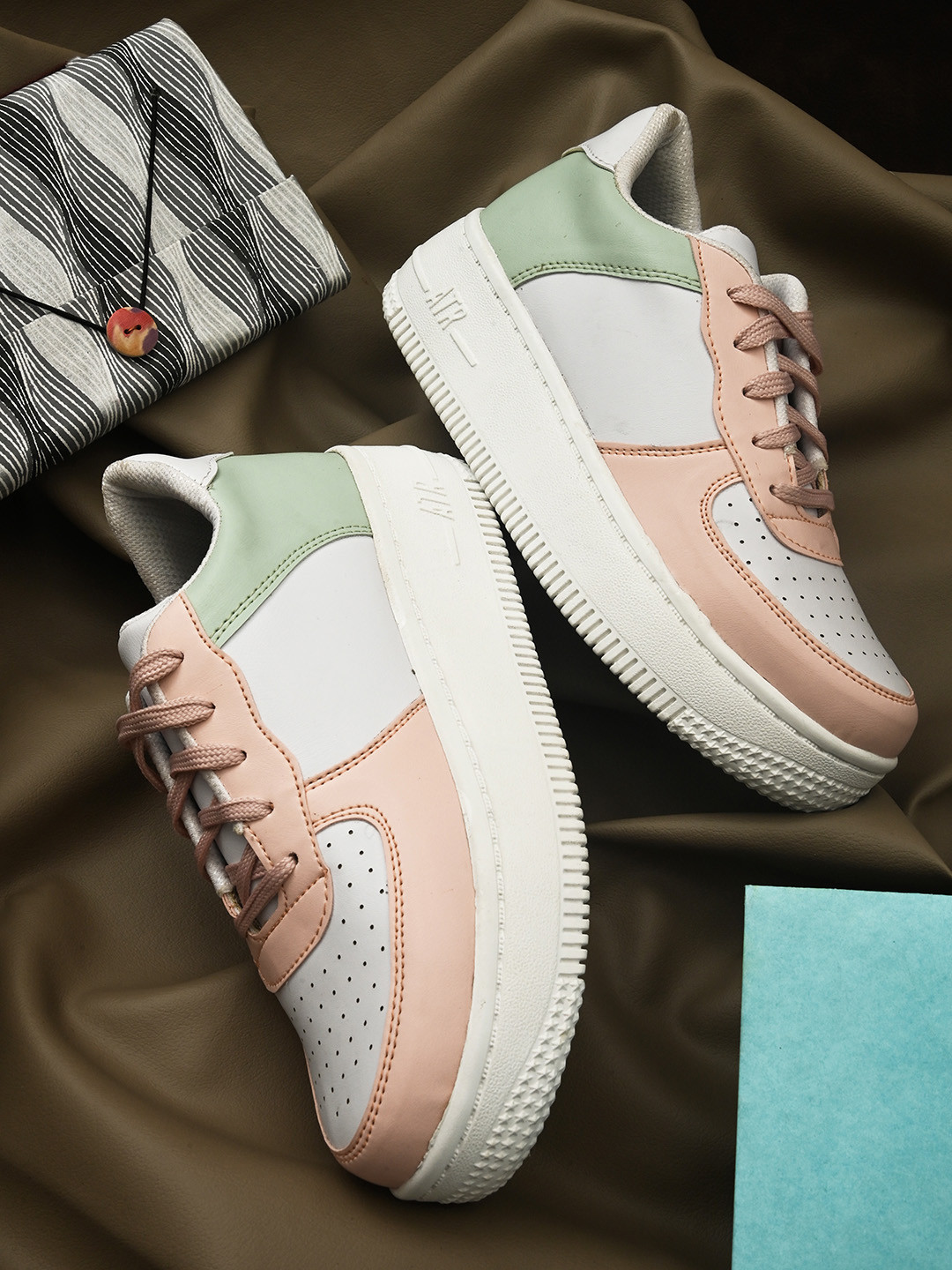 El Paso Women Peach & Green Multicoloured Colourblocked Sneakers