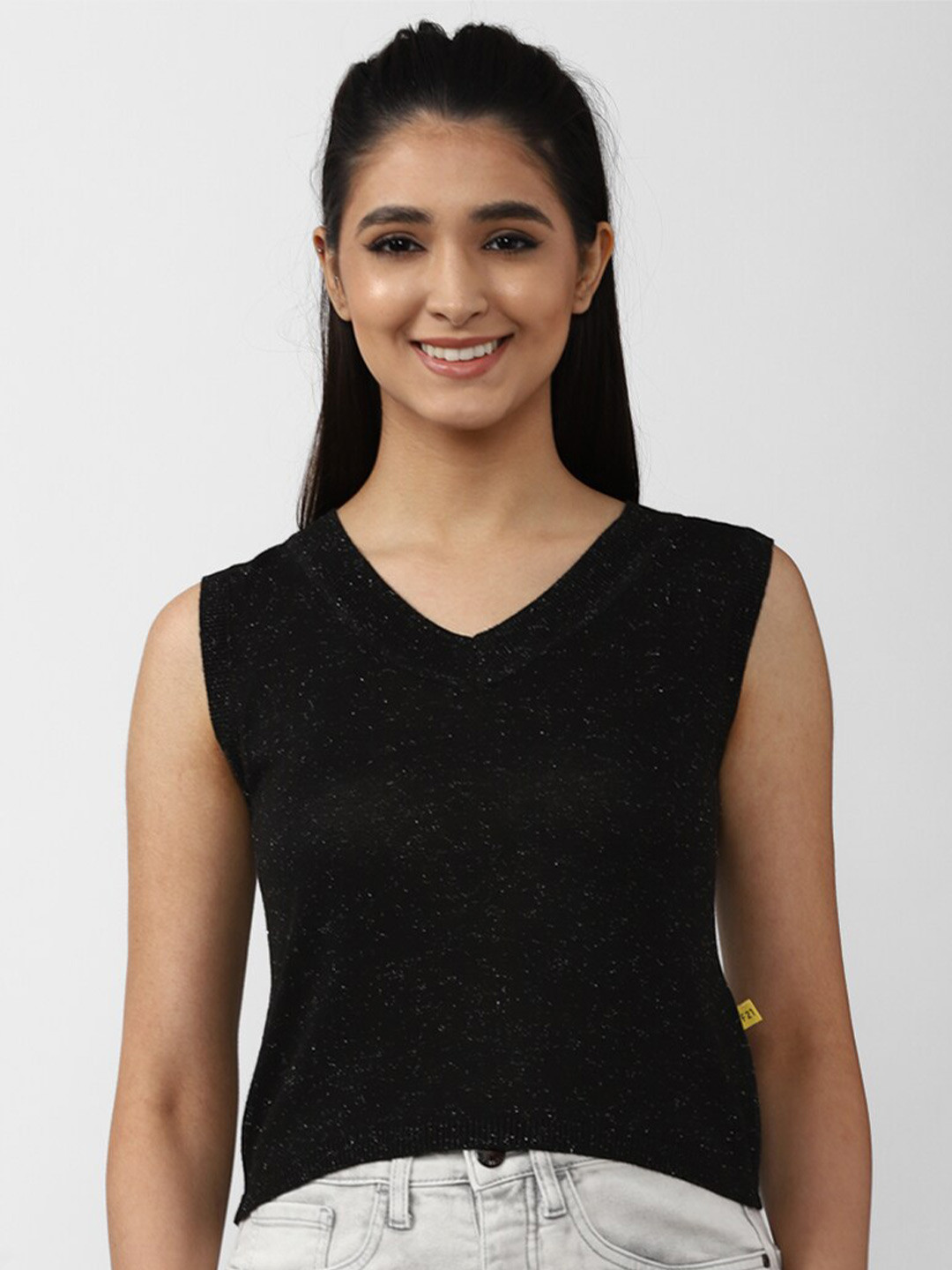 FOREVER 21 Black V-neck Sleeveless Crop Top