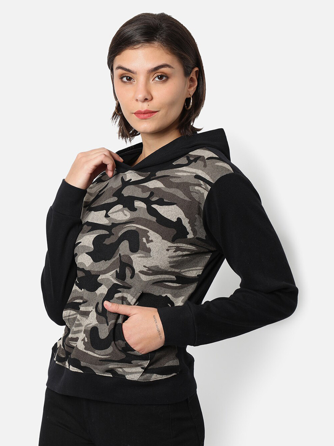 Campus Sutra Women Black & Beige Camouflage Printed Hooded Sweatshirt
