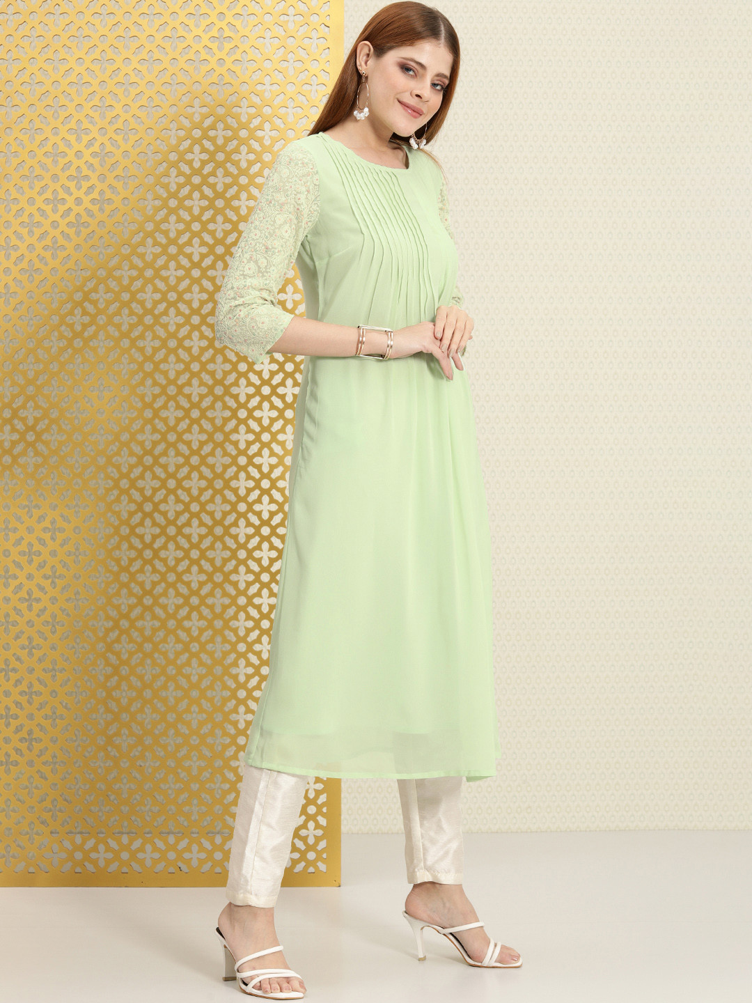 House of Pataudi Women White Embroidered Accordion Pleats Jashn Kurta