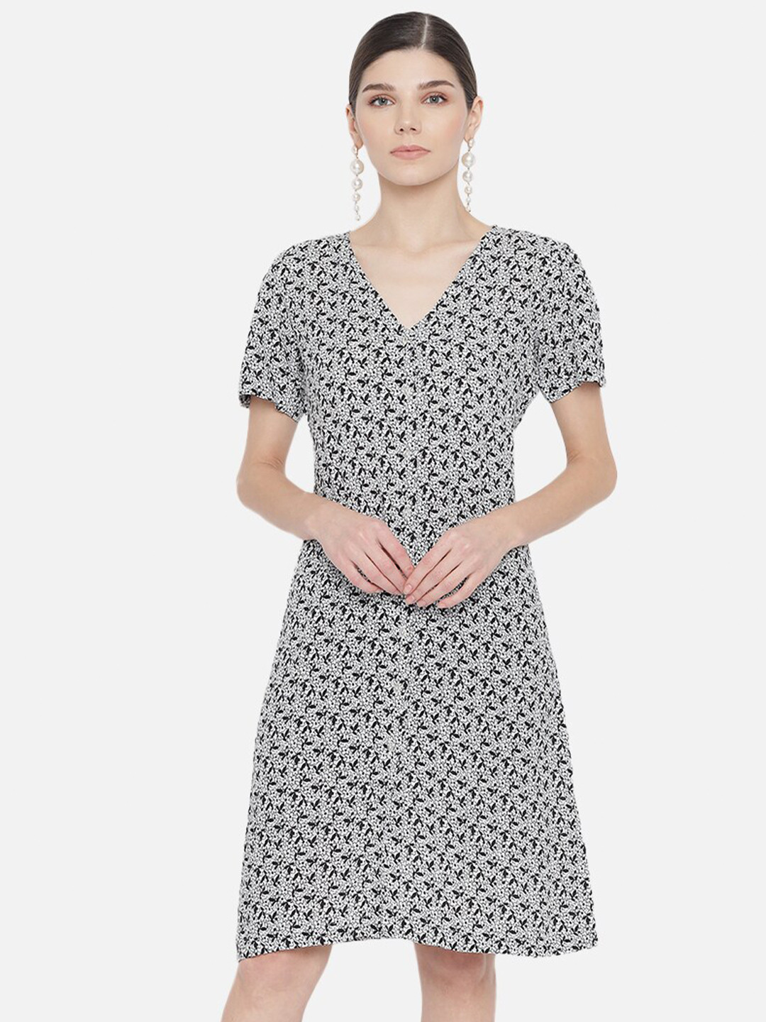 Trend Arrest White & Black Floral Crepe A-Line Dress