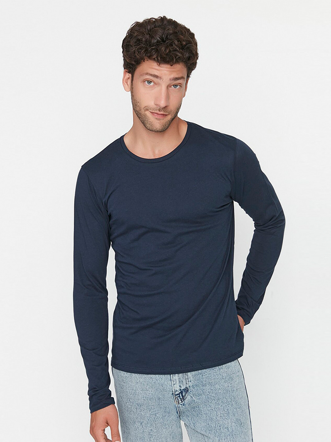 Trendyol Men Navy Blue Solid T-shirt