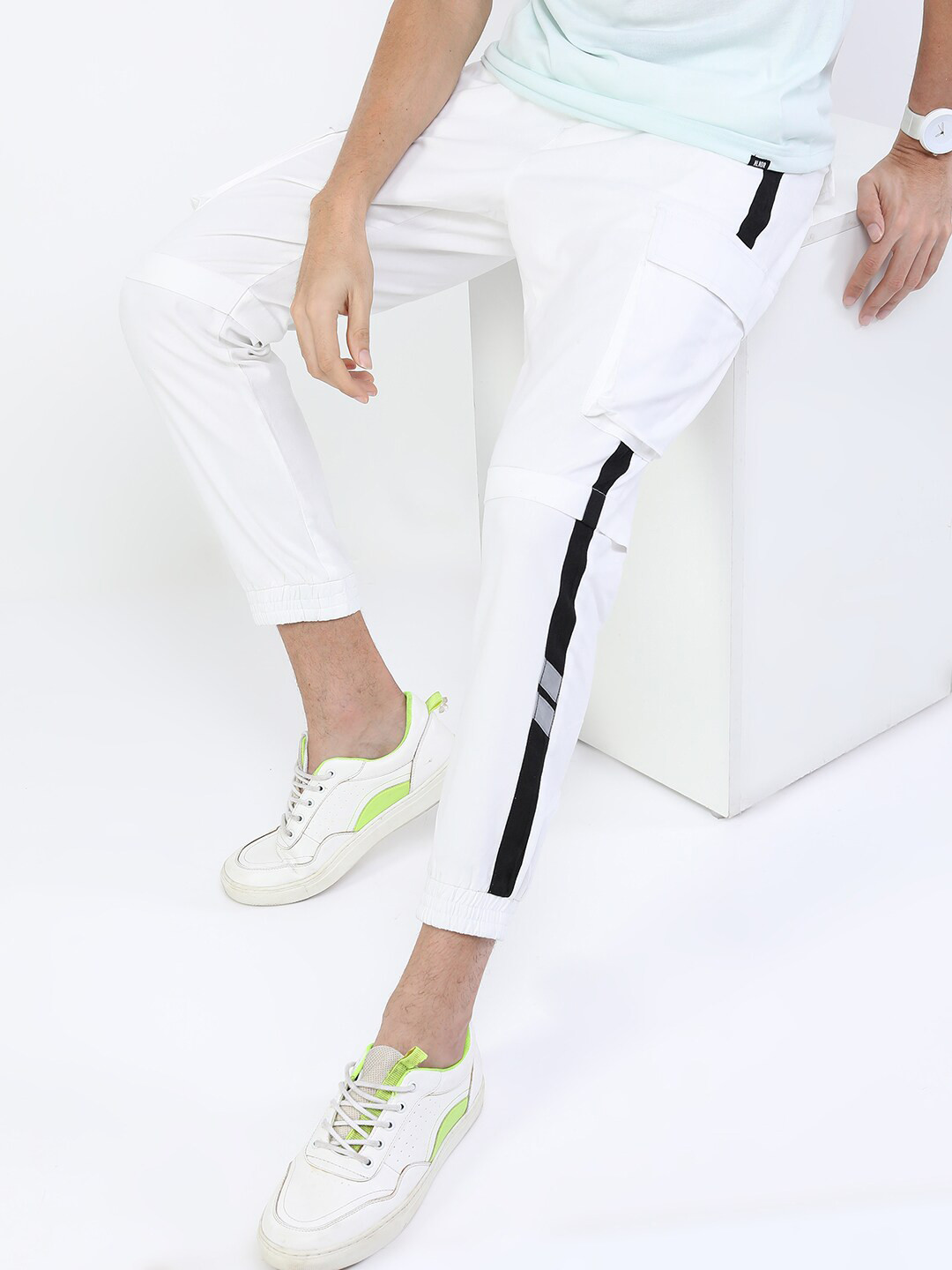 HIGHLANDER Men White Solid Joggers