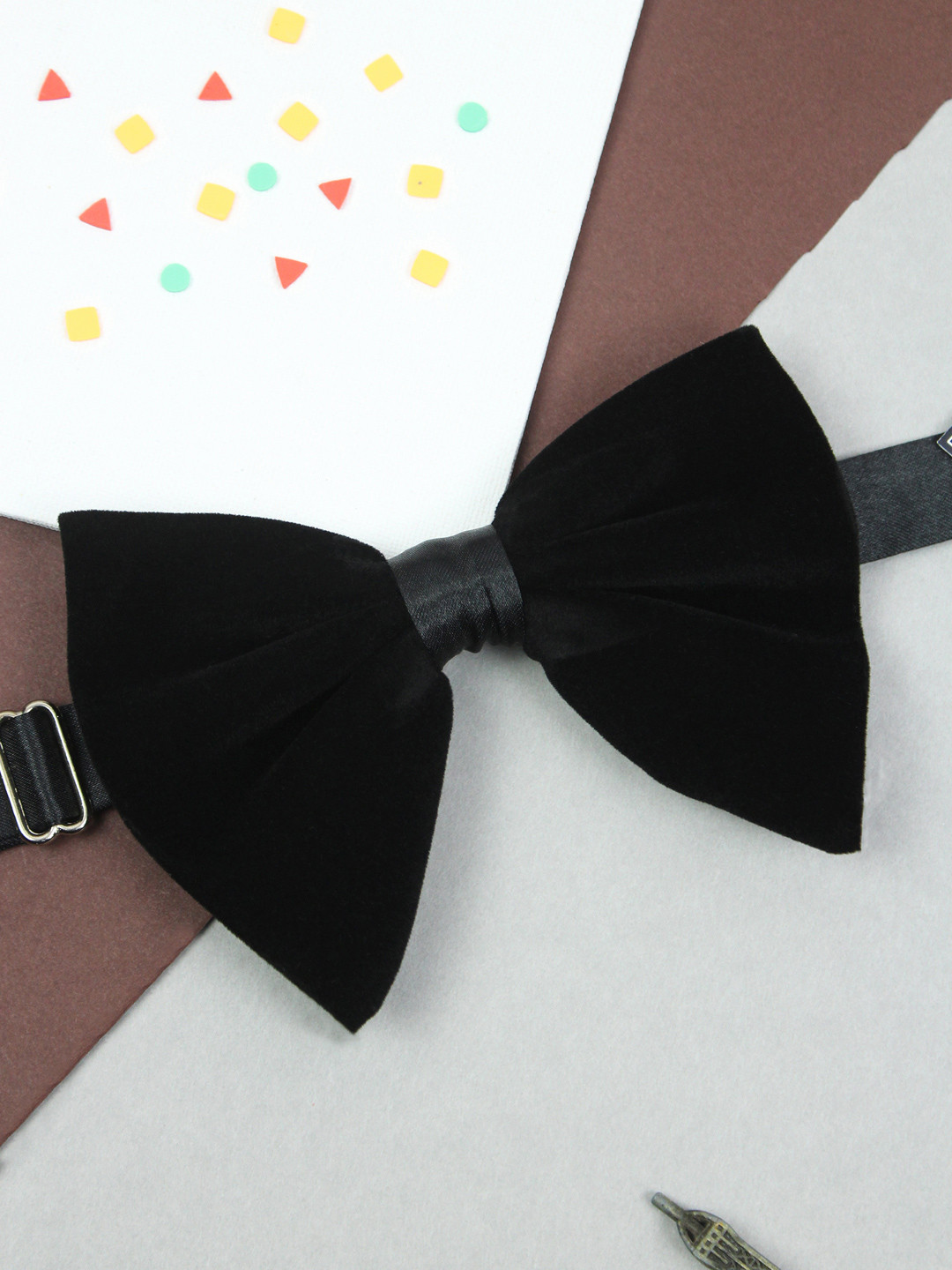 PELUCHE Unisex Black Solid Butterfly Bow Tie