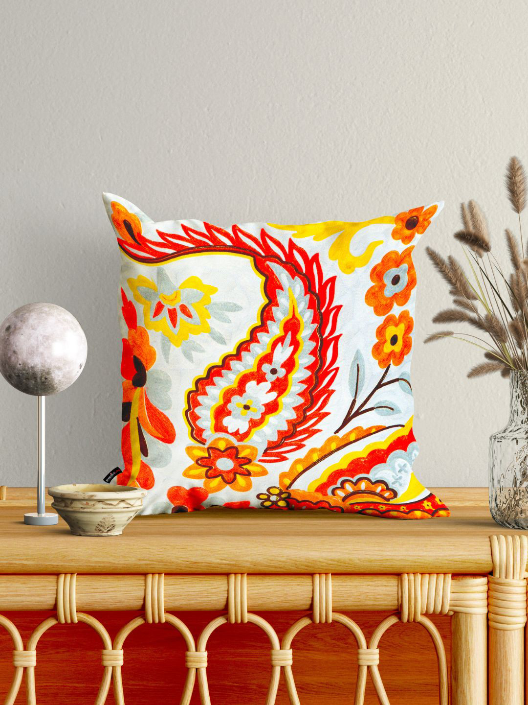 SHADES of LIFE White & Red Set of 2 Ethnic Motifs Square Cushion Covers