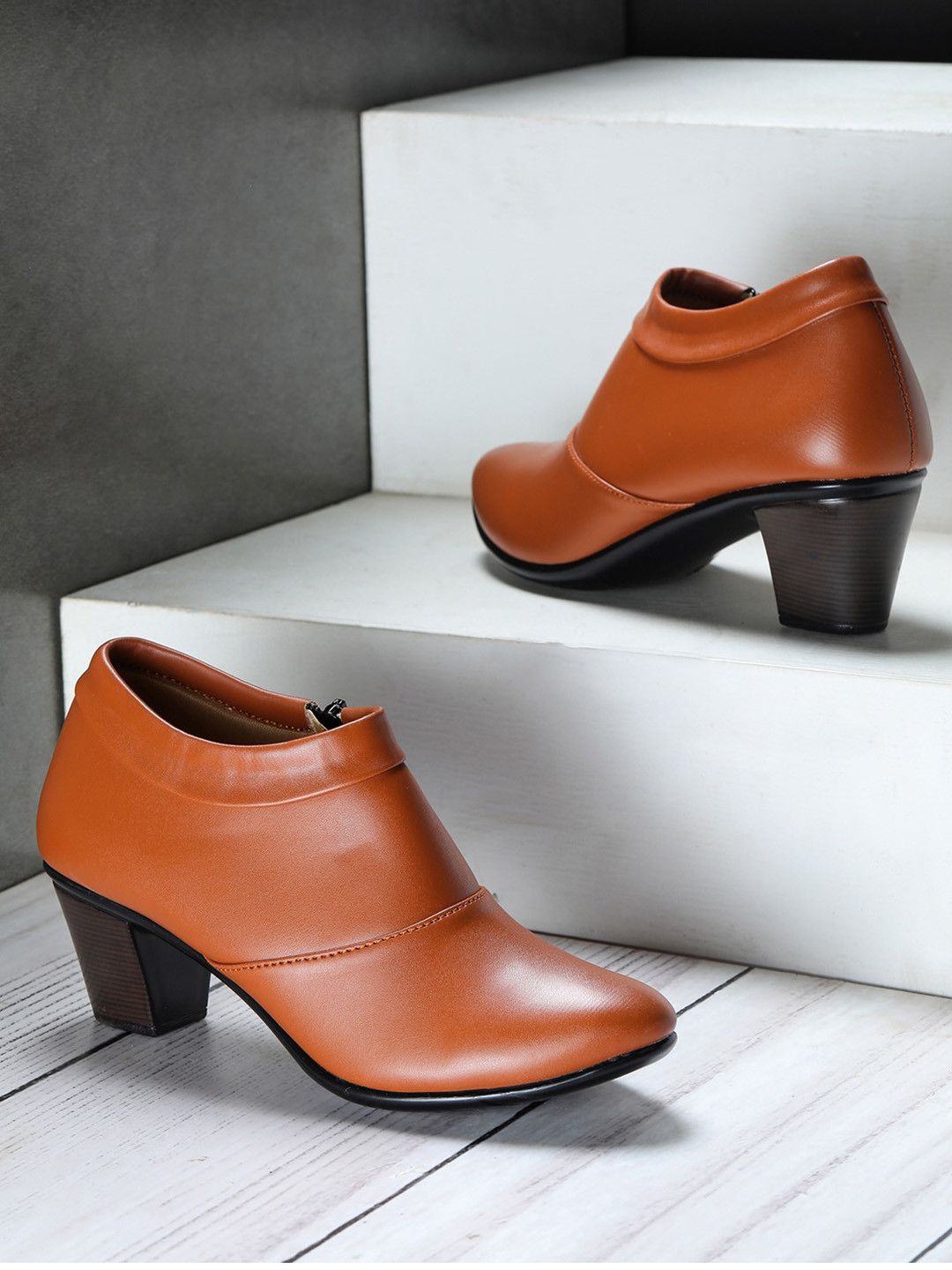 Shezone Tan Brown Solid Block Boots