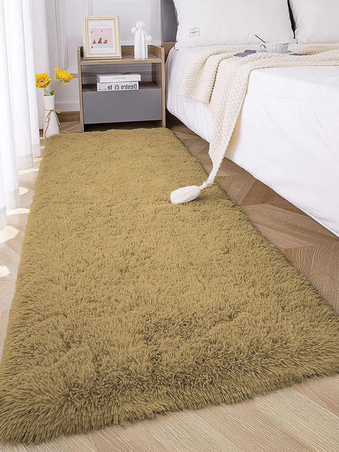 LUXEHOME INTERNATIONAL Golden-Colored 2000 GSM Anti-Skid Floor Runners