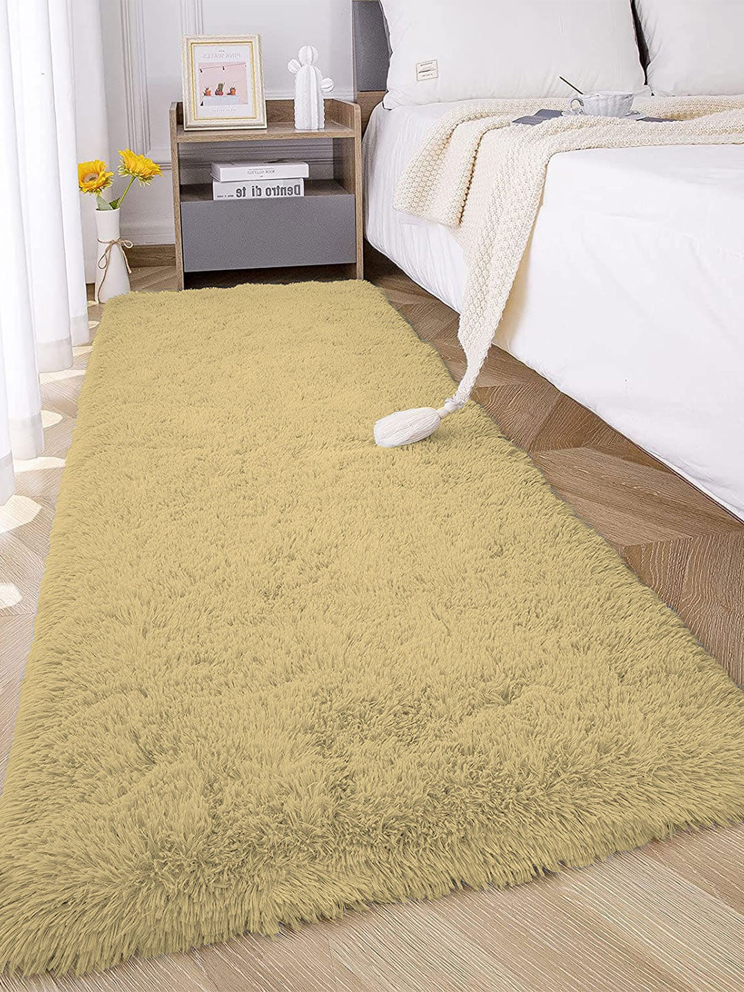 LUXEHOME INTERNATIONAL Golden Colored Solid 2000 GSM Floor Runners