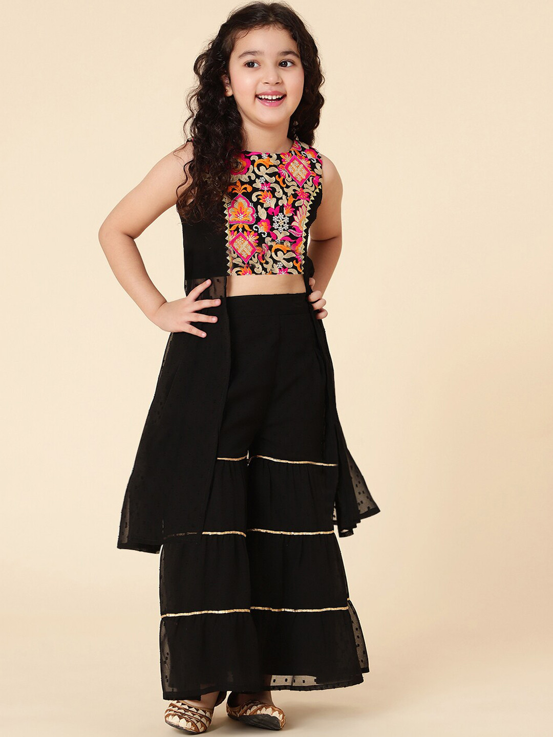 A T U N Girls Black Floral Printed Top with Sharara & With Dupatta
