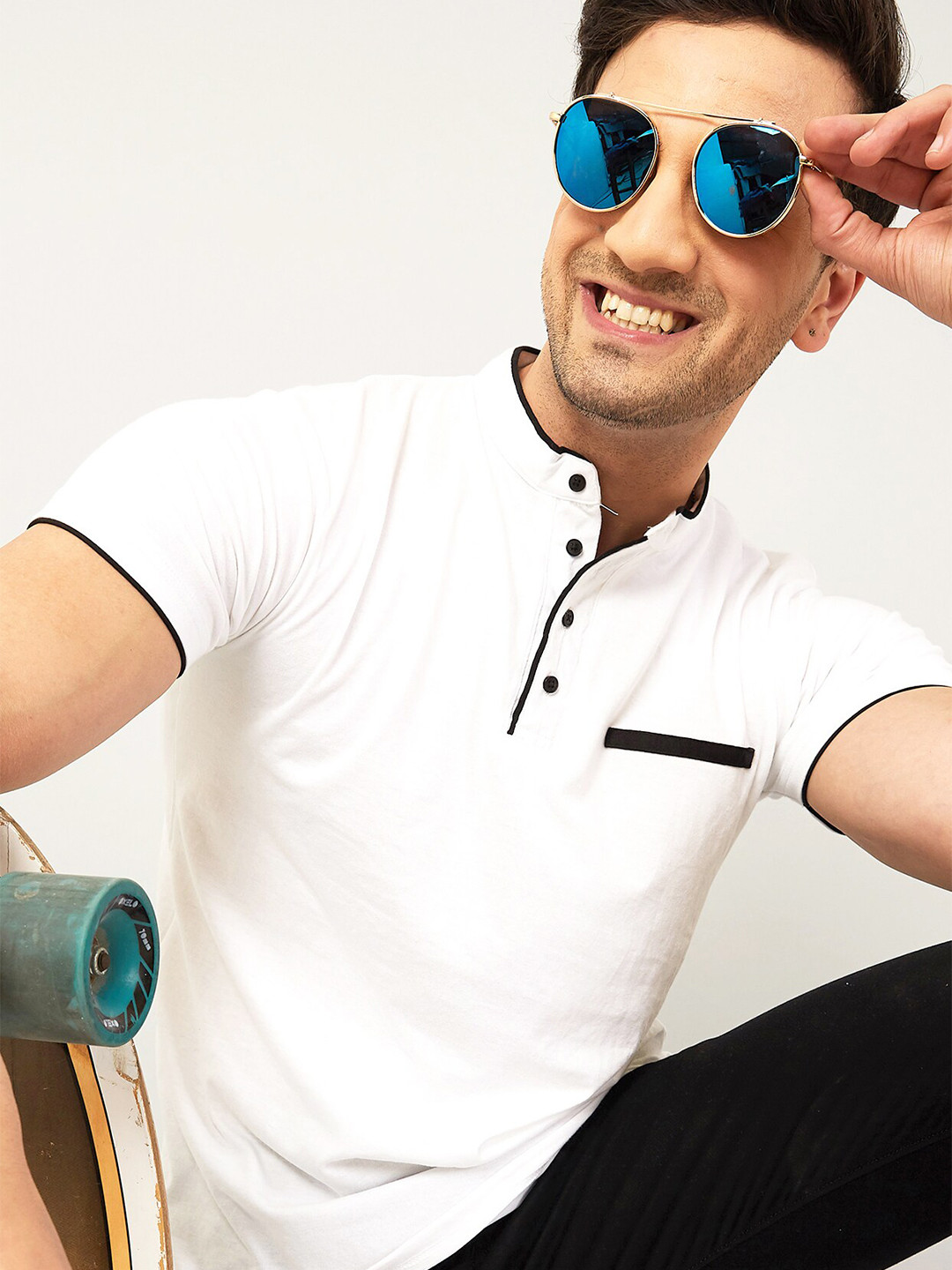 AUSK Men White Solid Mandarin Collar T-shirt