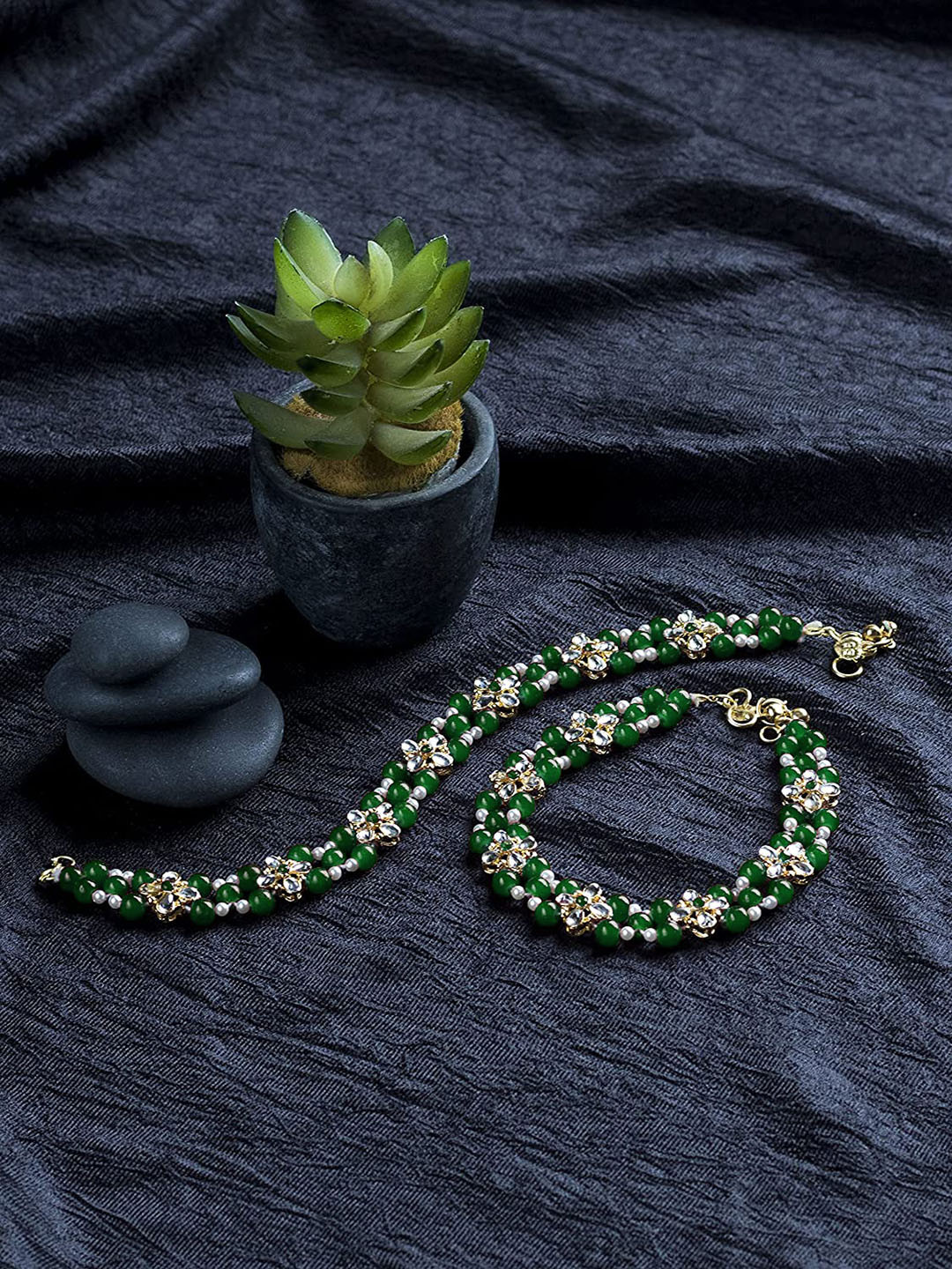 Peora Set Of 2 Green & Golden Plated Kundan Studded Pearl Bridal Anklet