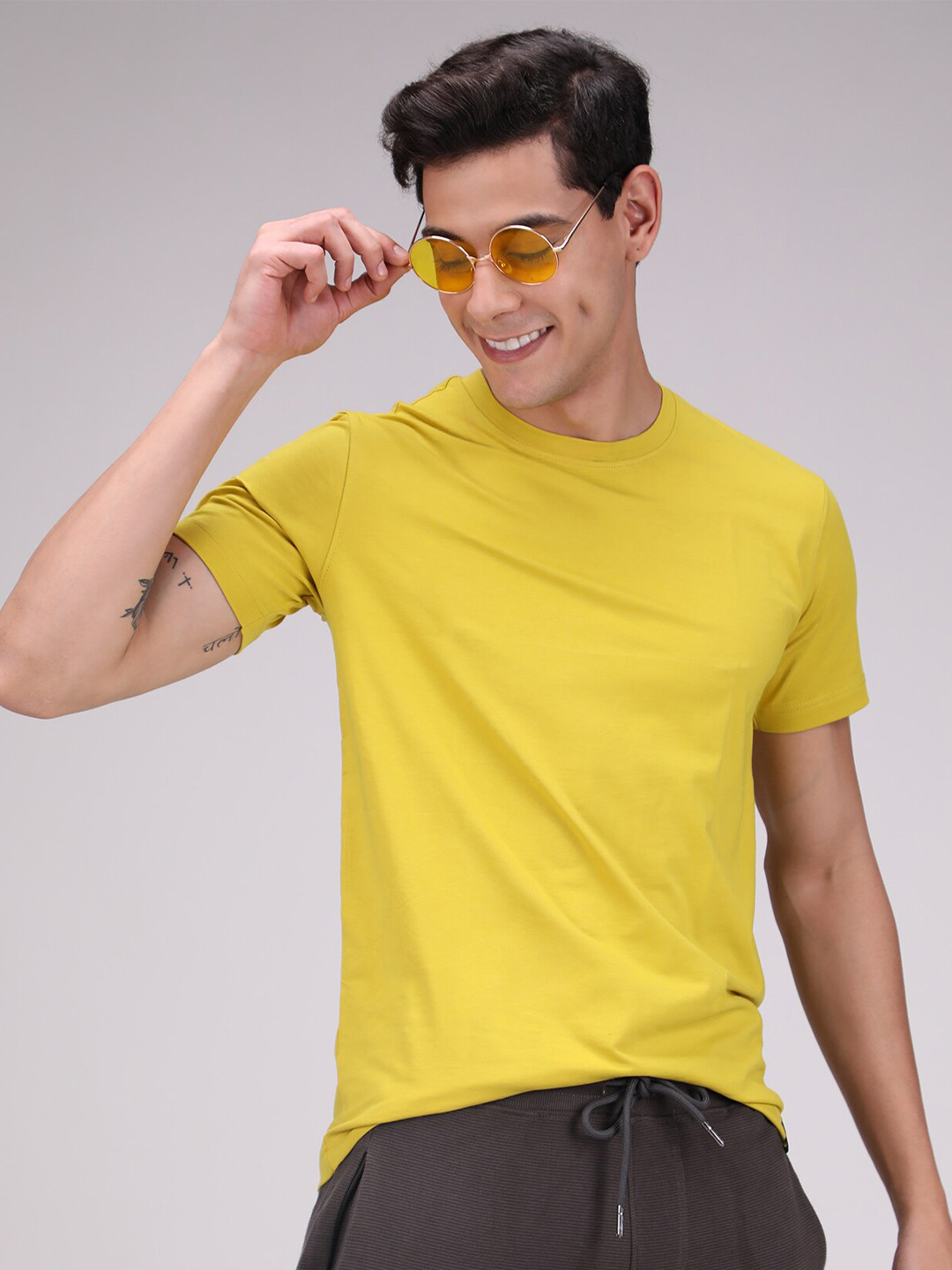 SPORTO Men Yellow 4-Way Stretch Wrinkle-Free T-shirt